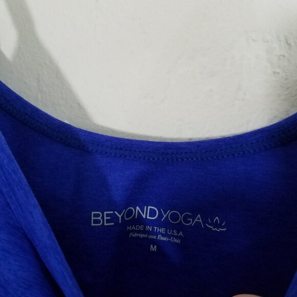 Beyond Yoga Ruched Front Crop Top Size M - Picture 2 of 4